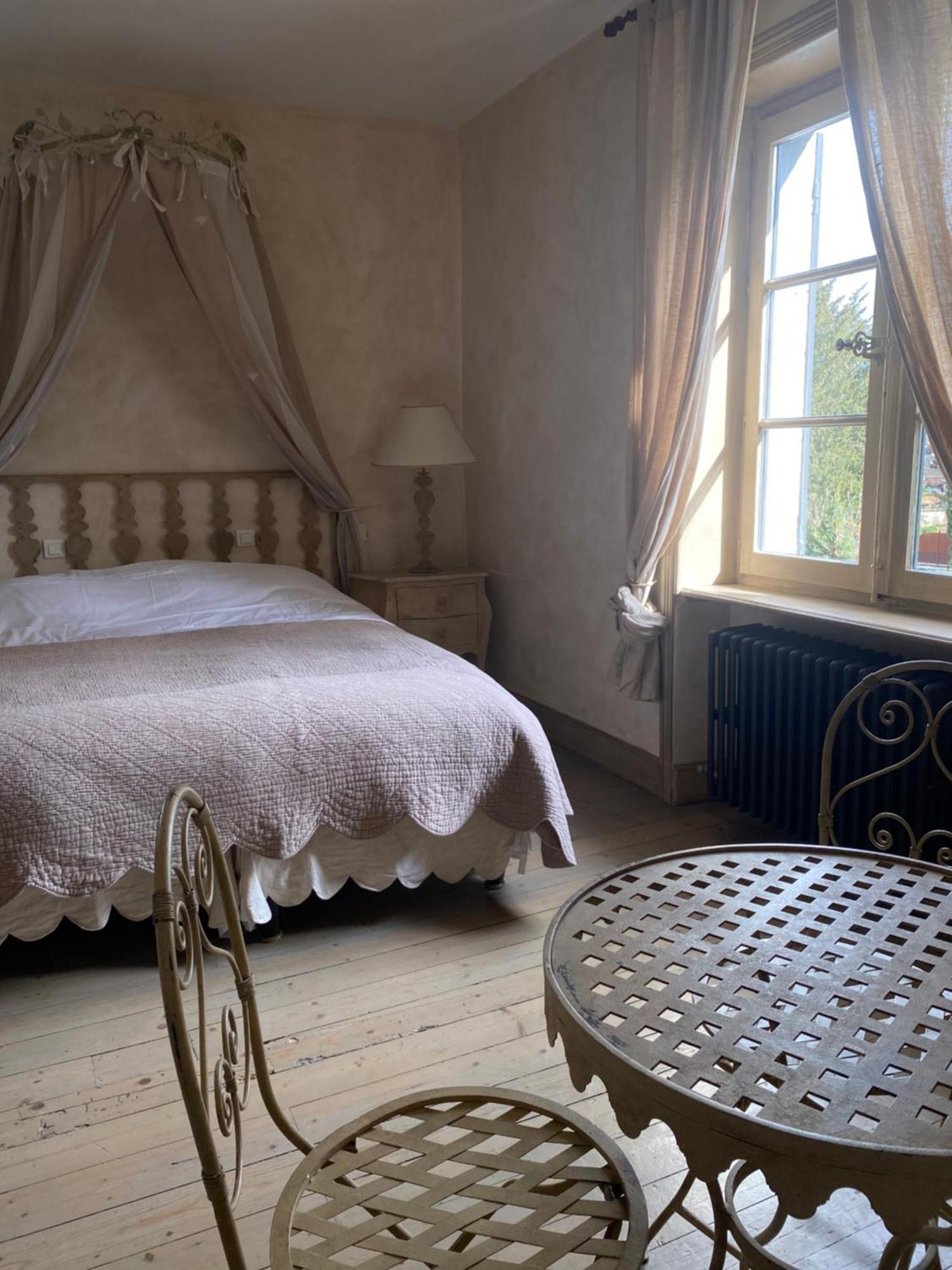 Hotel Les Jardins De La Tour Châtillon-sur-Chalaronne Exterior foto